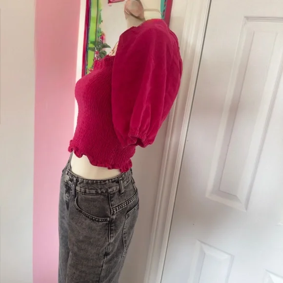 Universal Thread Fuchsia Pink Ruched Puff Sleeve Crop Top - Picture 5 of 6